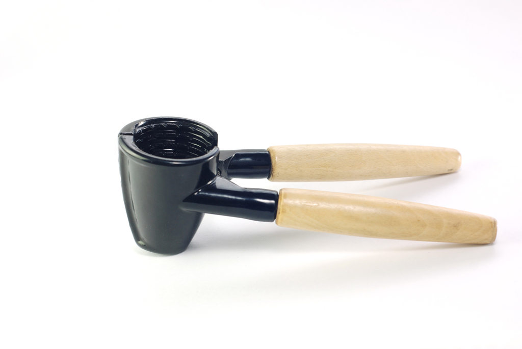 Pipe Shape Nutcracker-wood handle    /A712